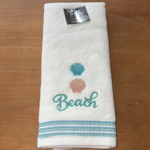 SKL Home White teal Beach seashells kitchen bath Hand Towel Embroidered new